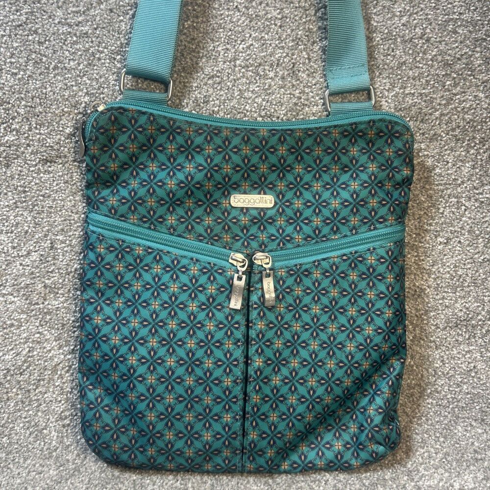 Baggallini Women's Crossbody Bag Matching Wristlet Green Blue Geometric Print